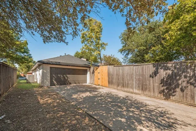 a view of a house with a garage