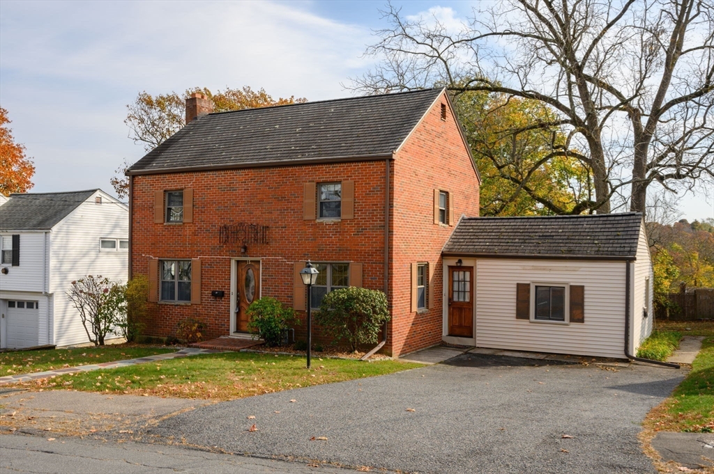 15 Edgehill Road Braintree, MA 02184 - Photo 2 of 31 Gallery Image 2
