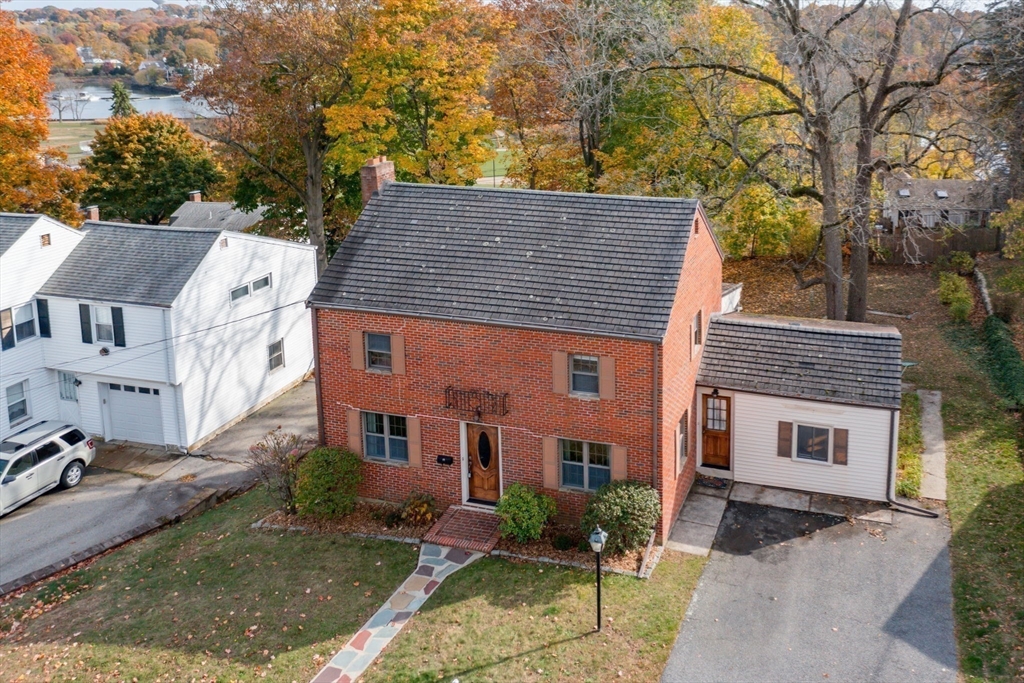 15 Edgehill Road Braintree, MA 02184 - Photo 3 of 31 Gallery Image 3
