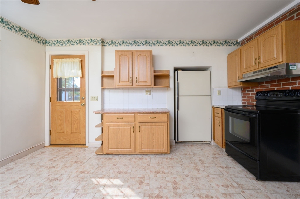 15 Edgehill Road Braintree, MA 02184 - Photo 10 of 31 Gallery Image 10