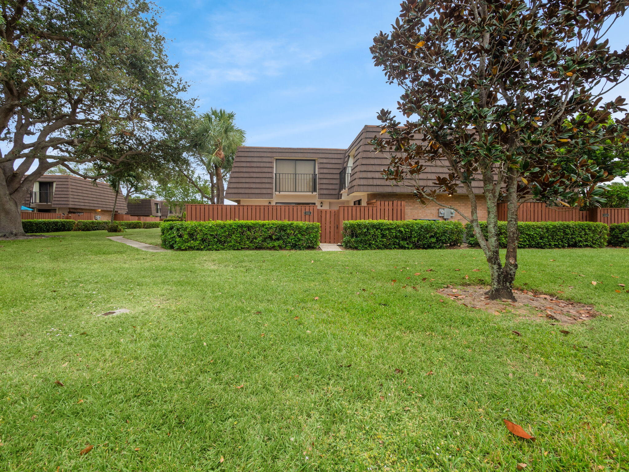 2005 20th Court Jupiter, FL 33477 - Photo 2 of 25 2-web-or-mls-002