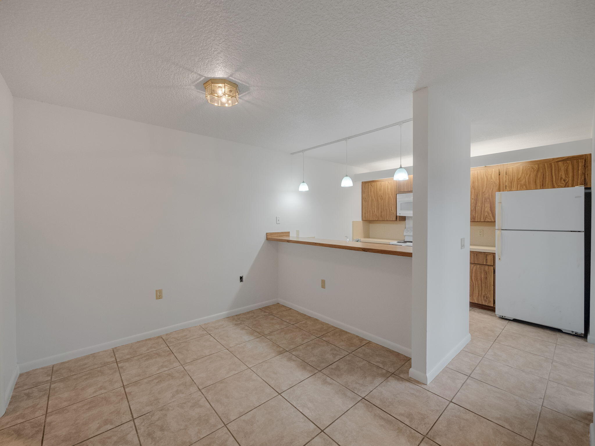 2005 20th Court Jupiter, FL 33477 - Photo 5 of 25 6-web-or-mls-012