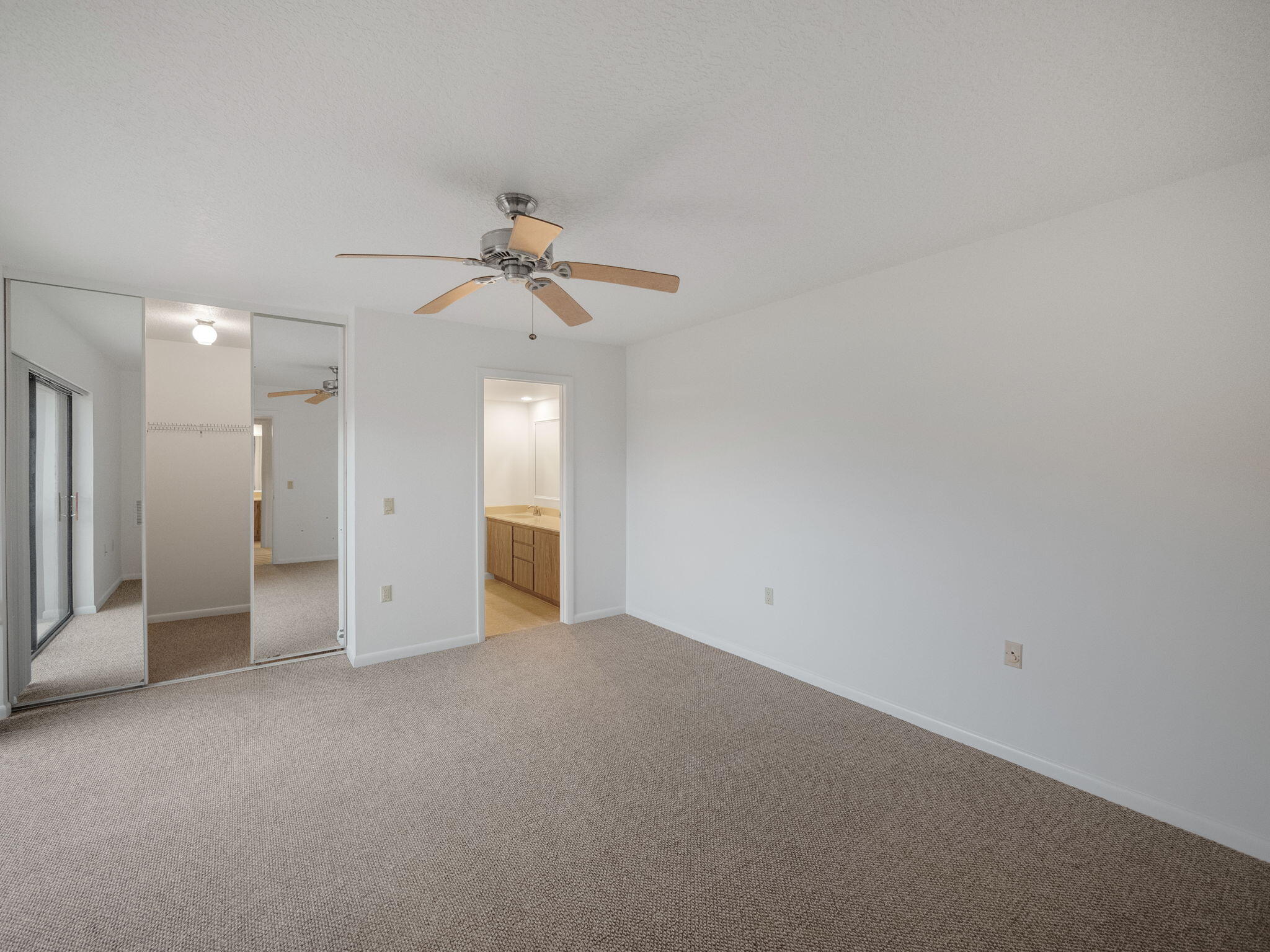 2005 20th Court Jupiter, FL 33477 - Photo 9 of 25 9-web-or-mls-014