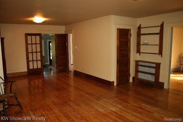 6490 Commerce Road West Bloomfield, MI 48324 - Photo 41 of 65 Living room
