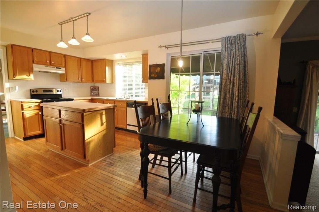 1166 Arms Court Rochester, MI 48307 - Photo 10 of 30 10.JPG