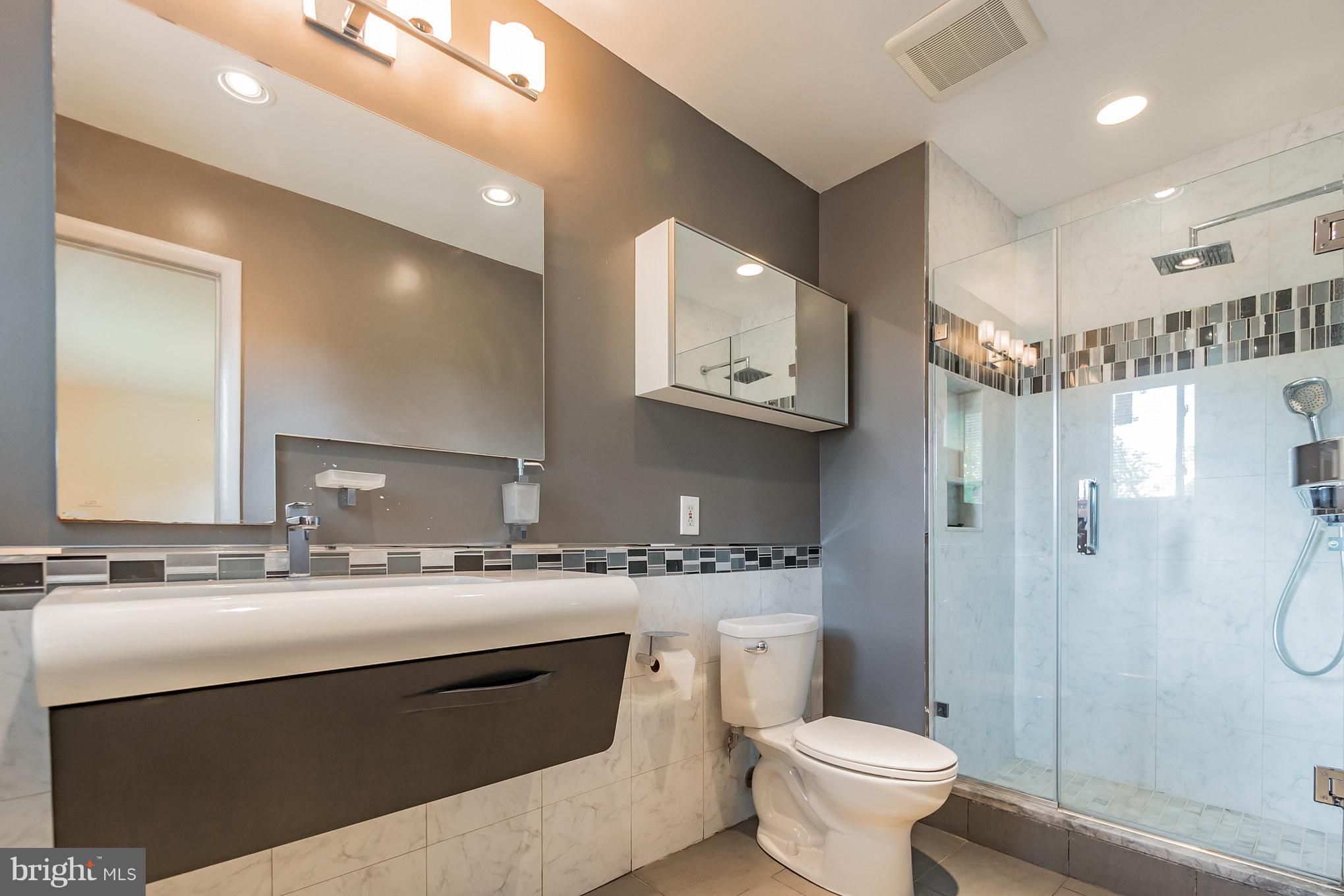 11519 Taber Street Silver Spring, MD 20902 - Photo 20 of 28 Bath (Master)