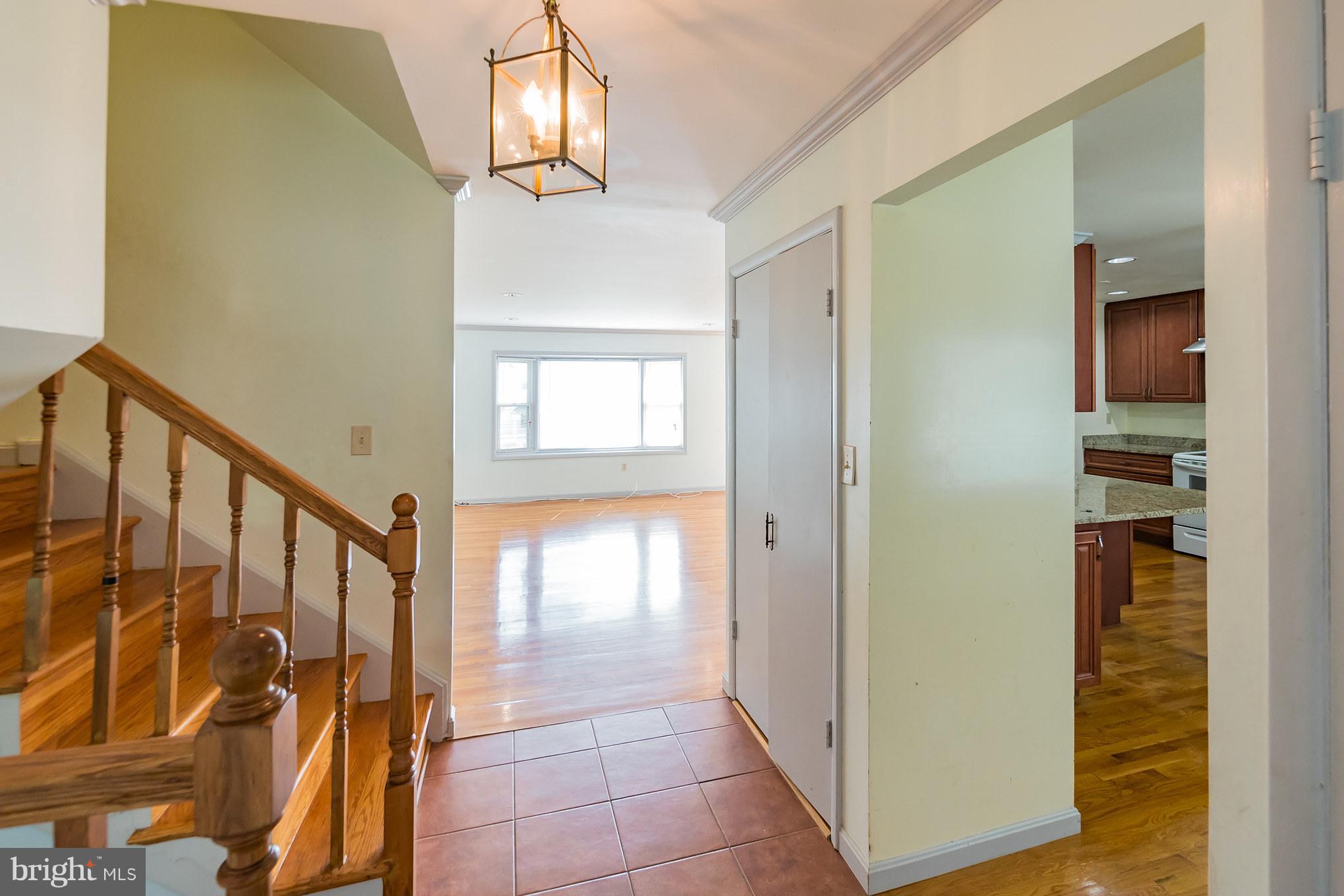 11519 Taber Street Silver Spring, MD 20902 - Photo 3 of 28 Interior (General)