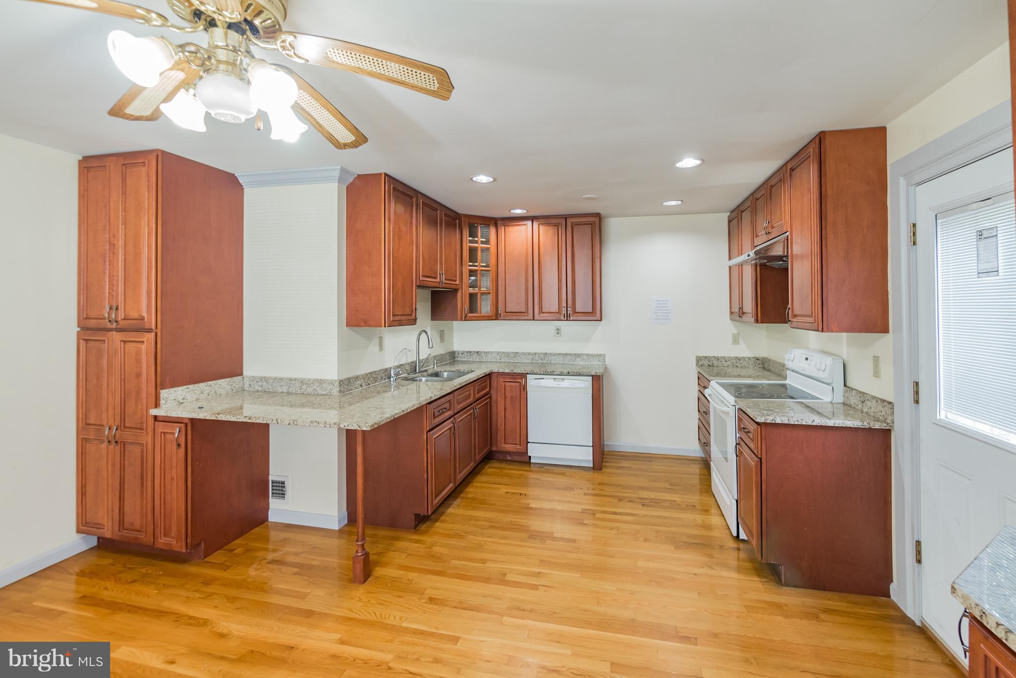 11519 Taber Street Silver Spring, MD 20902 - Photo 6 of 28 Kitchen
