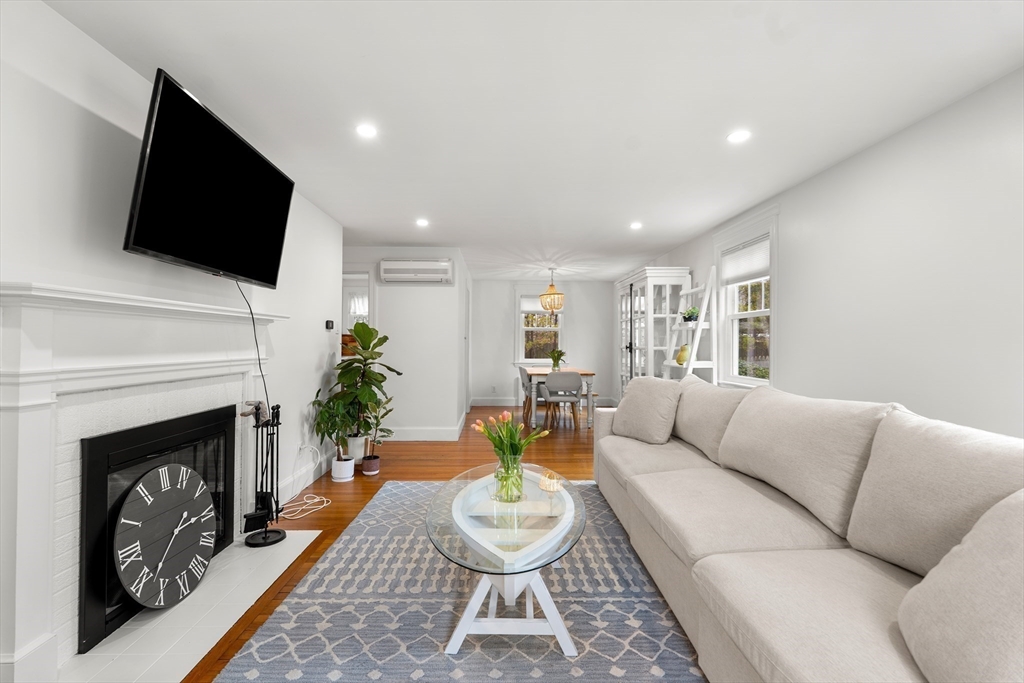 2 Girdler Road Marblehead, MA 01945 - Photo 3 of 25