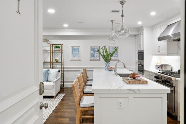 $2,025,000 | 361 Beacon Street, Unit 1, Boston, MA 02116