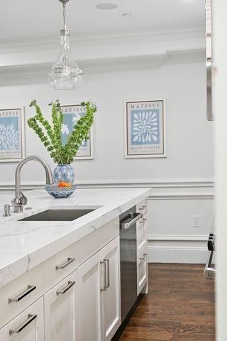 $2,025,000 | 361 Beacon Street, Unit 1, Boston, MA 02116