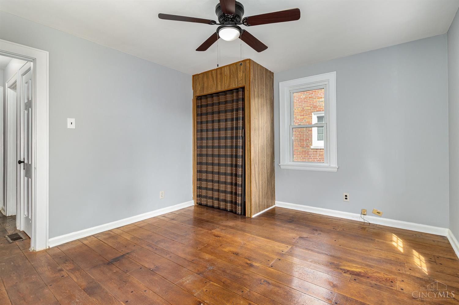 5547 Leumas Road Cincinnati, OH 45239 - Photo 14 of 27