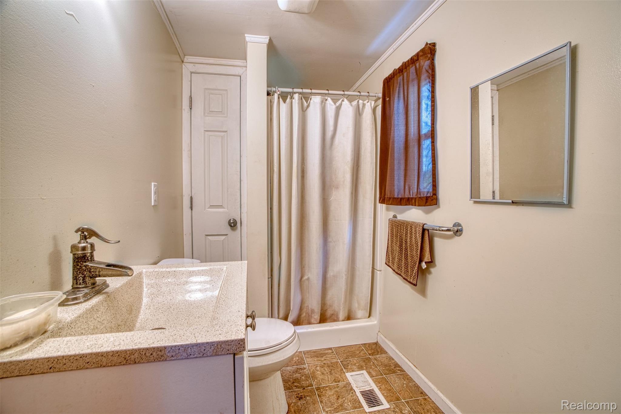 5478 West Allen Road Fowlerville, MI 48836 - Photo 13 of 22 DSC09874_58.jpg