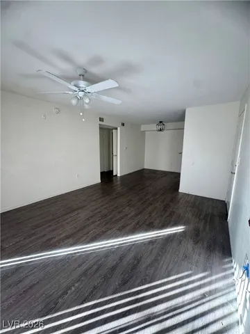 $1,300 | 555 East Silverado Ranch Boulevard, Unit 1015, Las Vegas, NV 89183