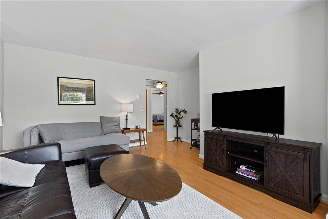 294 Hurstbourne Road Irondequoit, NY 14609 - Photo 8 of 39