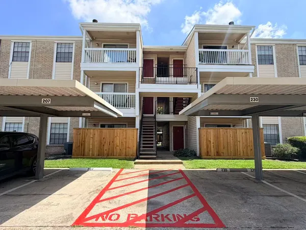 $1,100 | 2750 Holly Hall Street, Houston, TX 77054