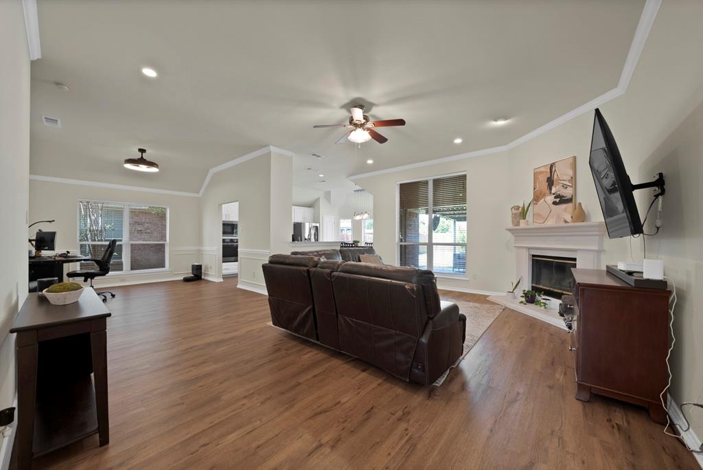 4677 Vespesian Lane Grand Prairie, TX 75052 - Photo 11 of 37