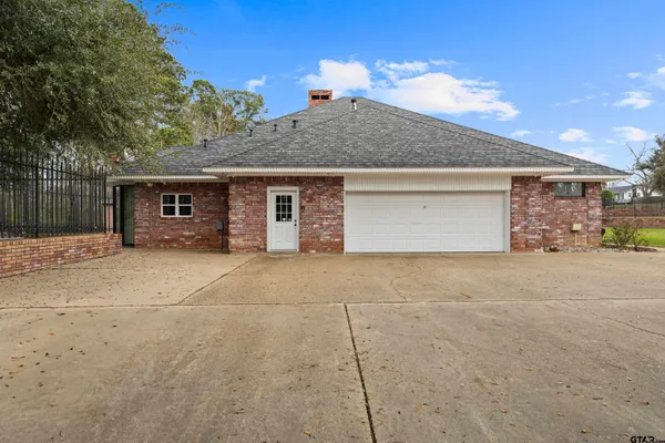 $439,000 | 450 Johnson Street, Tatum, TX 75691