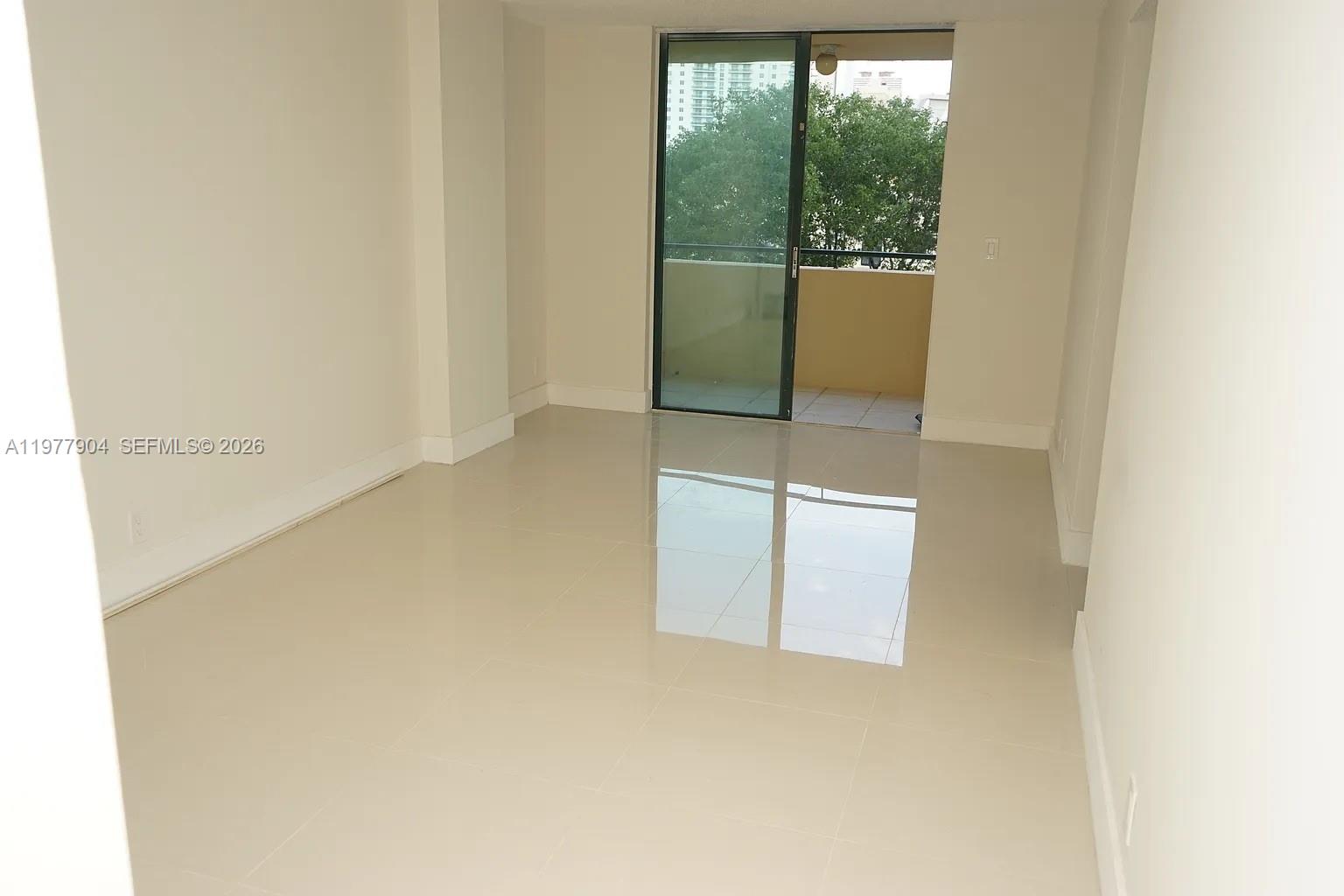 546 Southwest 1st Street, Unit 404 Miami, FL 33130 - Photo 4 of 9 a view of an empty room