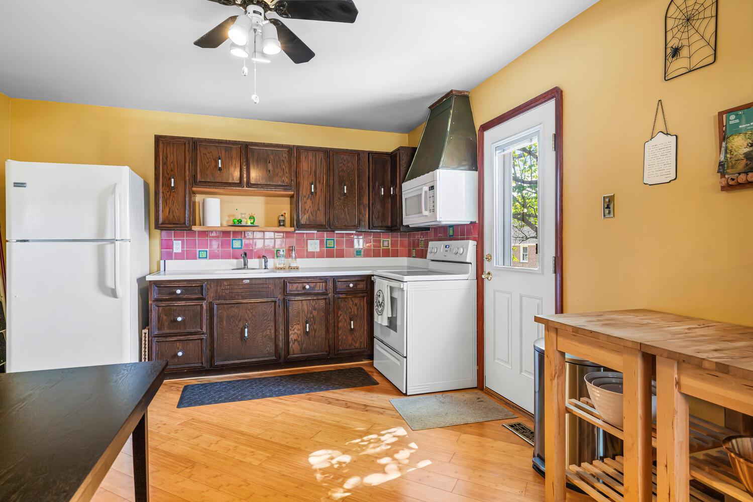 315 Edgemore Road Secane, PA 19018 - Photo 14 of 35 Open kitchen layout.