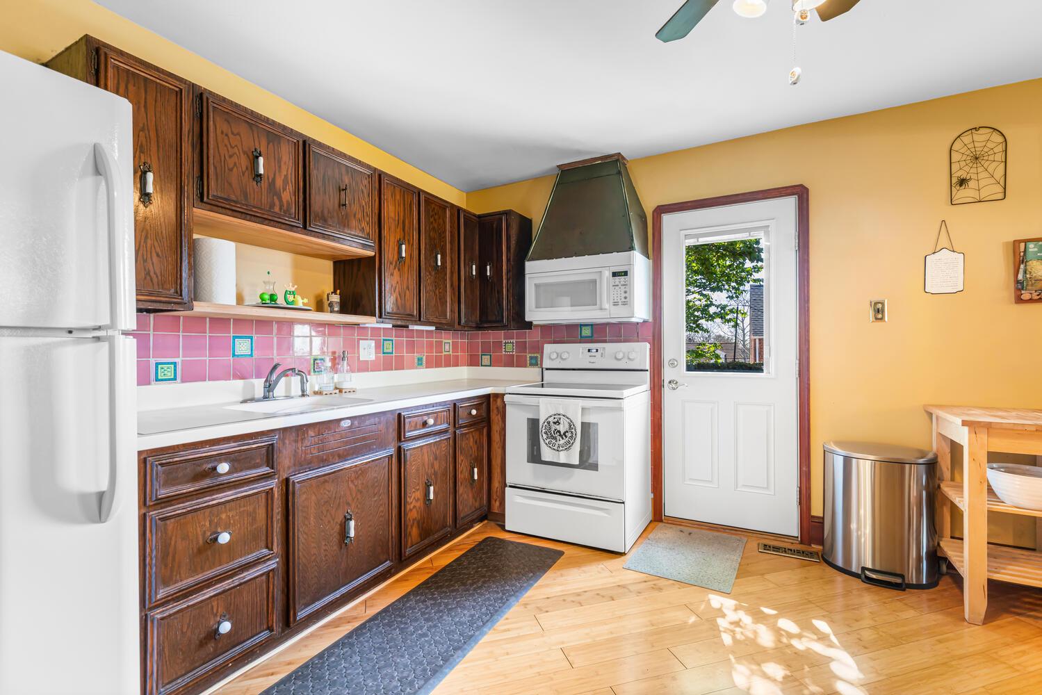 315 Edgemore Road Secane, PA 19018 - Photo 15 of 35 Open kitchen layout.