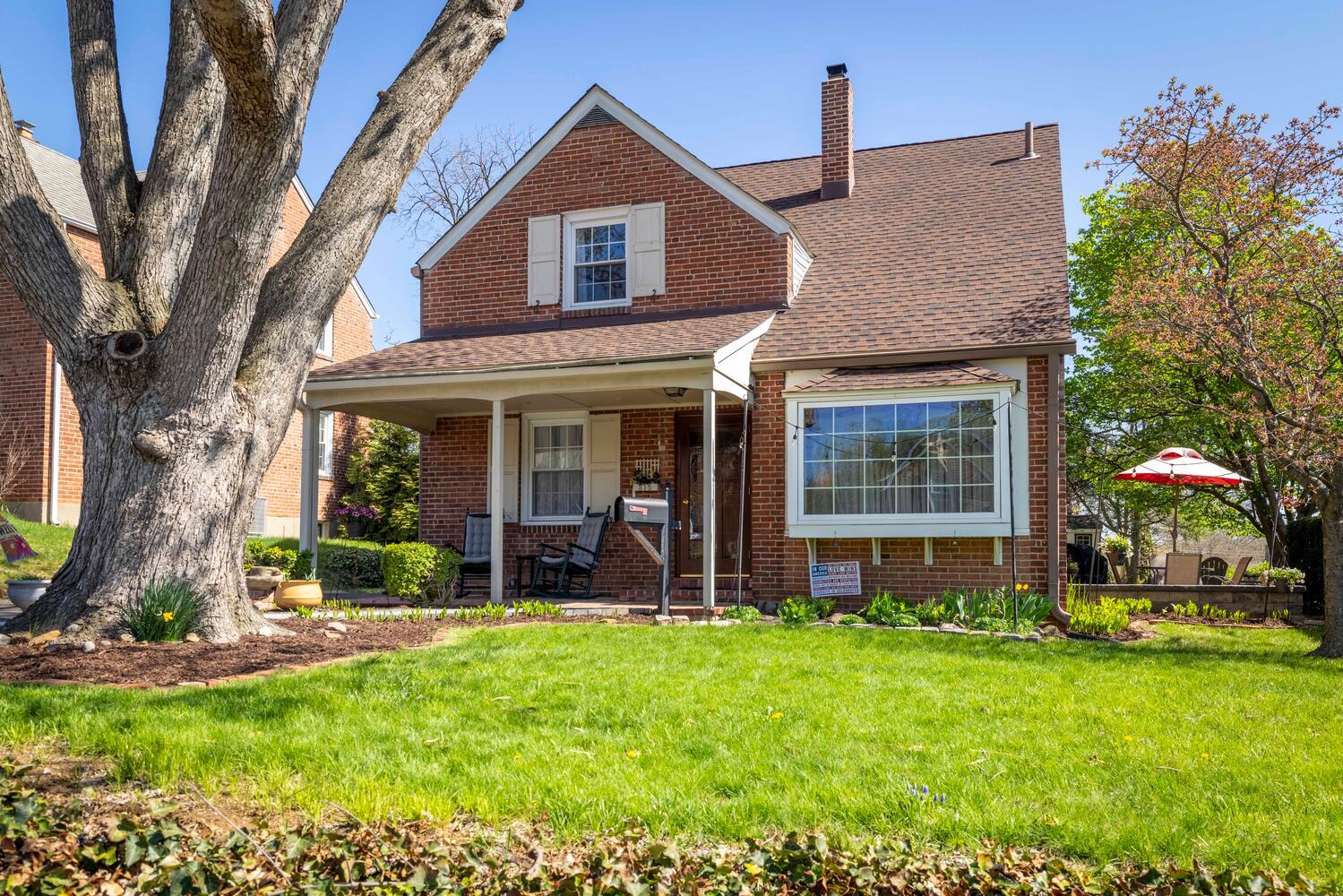 315 Edgemore Road Secane, PA 19018 - Photo 3 of 35 Large front and back yard spaces.