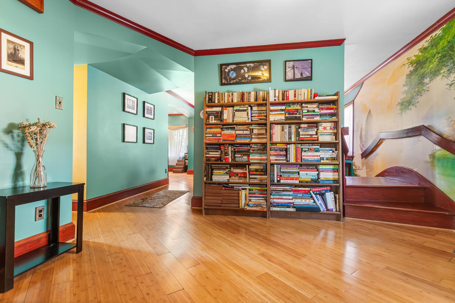 315 Edgemore Road Secane, PA 19018 - Photo 10 of 35 Open flow on the first floor.