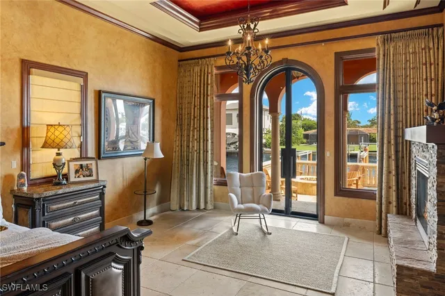 a view of a livingroom with furniture