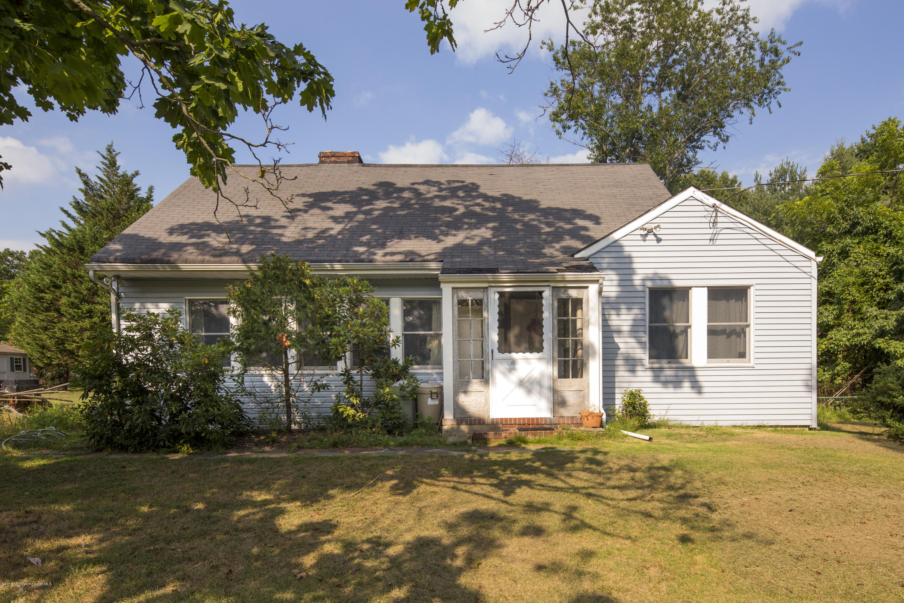 01_House Front