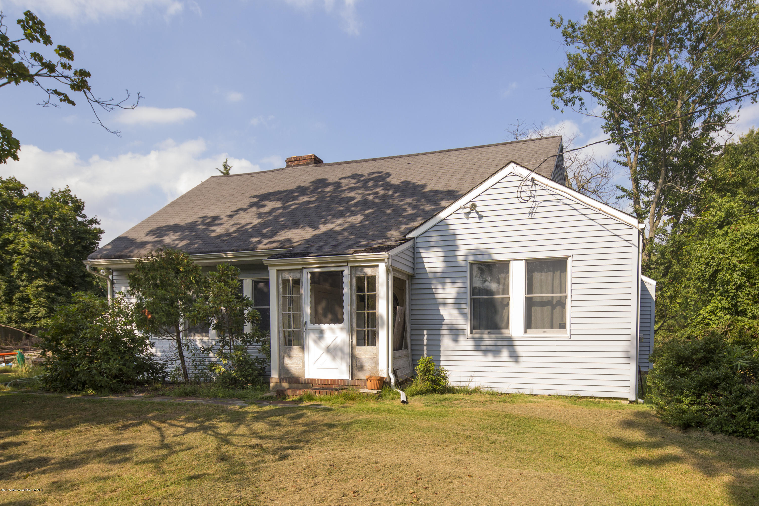 02_House Front-4