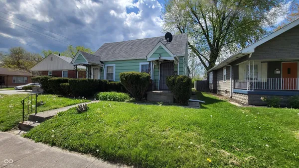 $800 | 1308 North Chester Avenue, Indianapolis, IN 46201