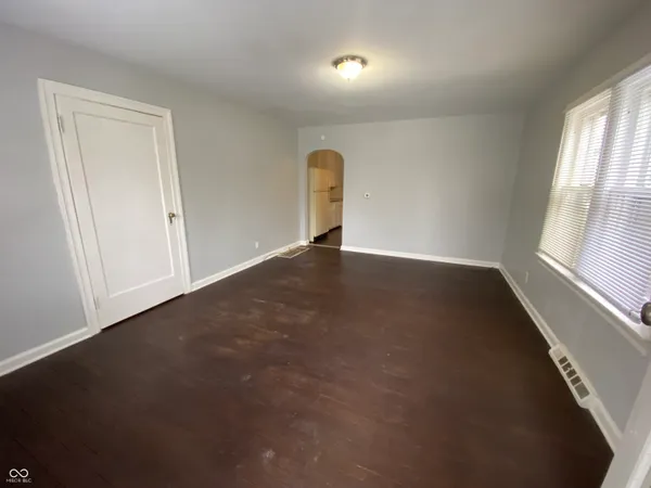 $800 | 1308 North Chester Avenue, Indianapolis, IN 46201