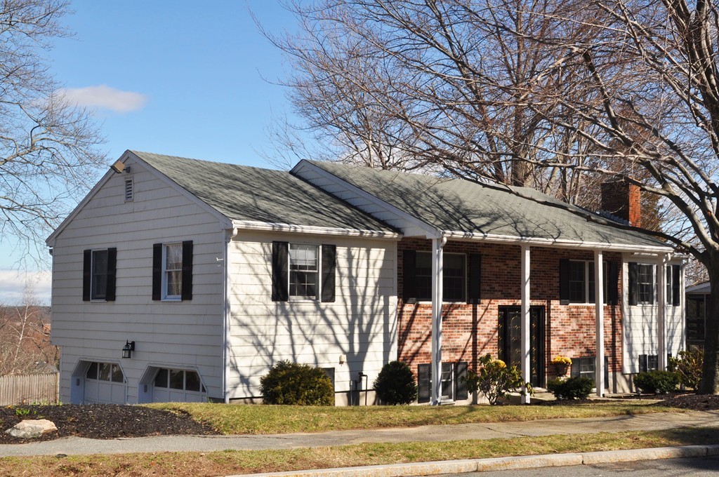 15 Mansion Road Wakefield, MA 01880 - Photo 1 of 20 Gallery Image 1