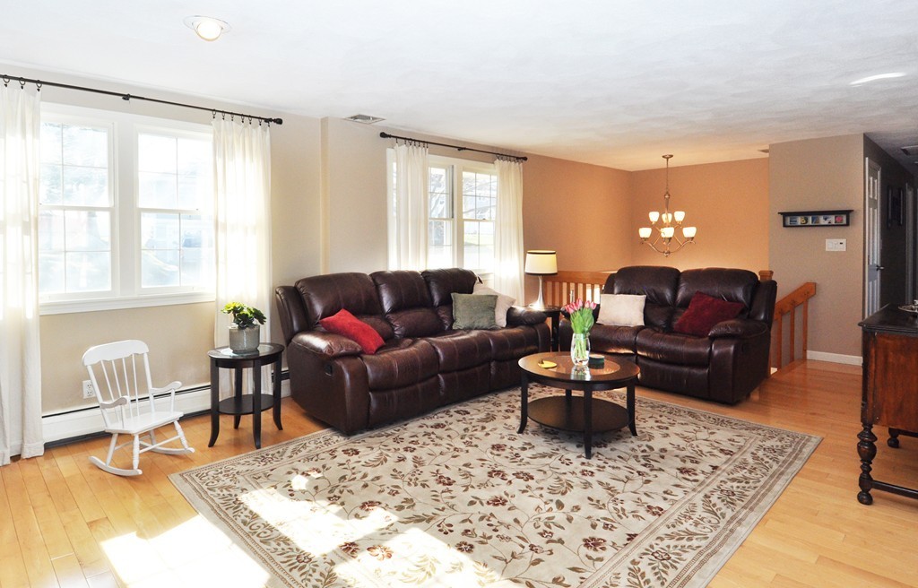 15 Mansion Road Wakefield, MA 01880 - Photo 3 of 20 Gallery Image 3