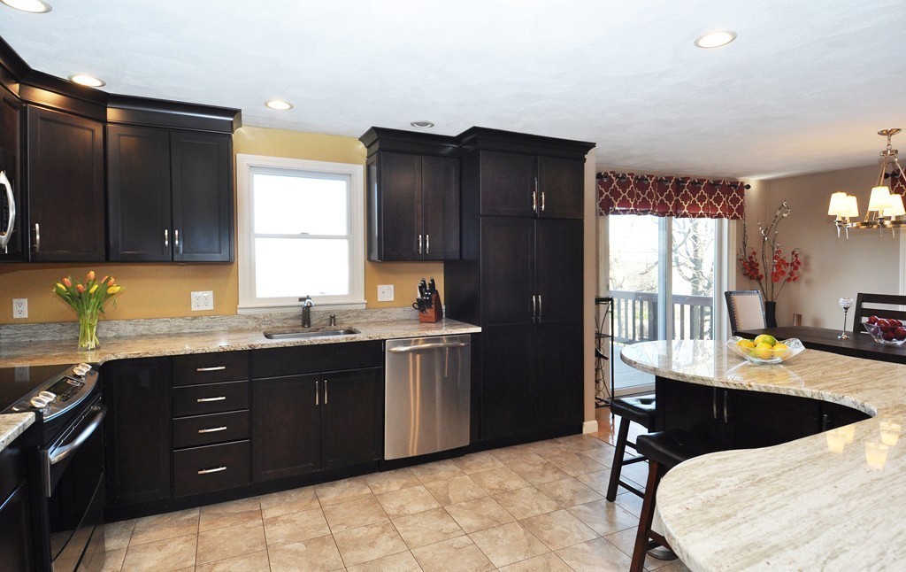 15 Mansion Road Wakefield, MA 01880 - Photo 9 of 20 Gallery Image 9