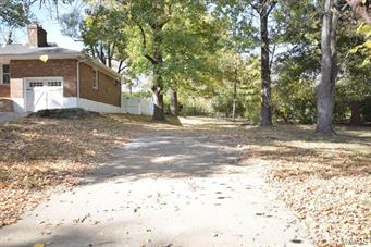 109 Maple Lane Ballwin, MO 63011 - Photo 13 of 15 Gallery Image 13