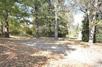 109 Maple Lane Ballwin, MO 63011 - Photo 14 of 15 Gallery Image 14
