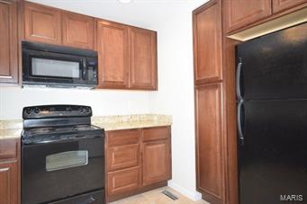 109 Maple Lane Ballwin, MO 63011 - Photo 4 of 15 Gallery Image 4