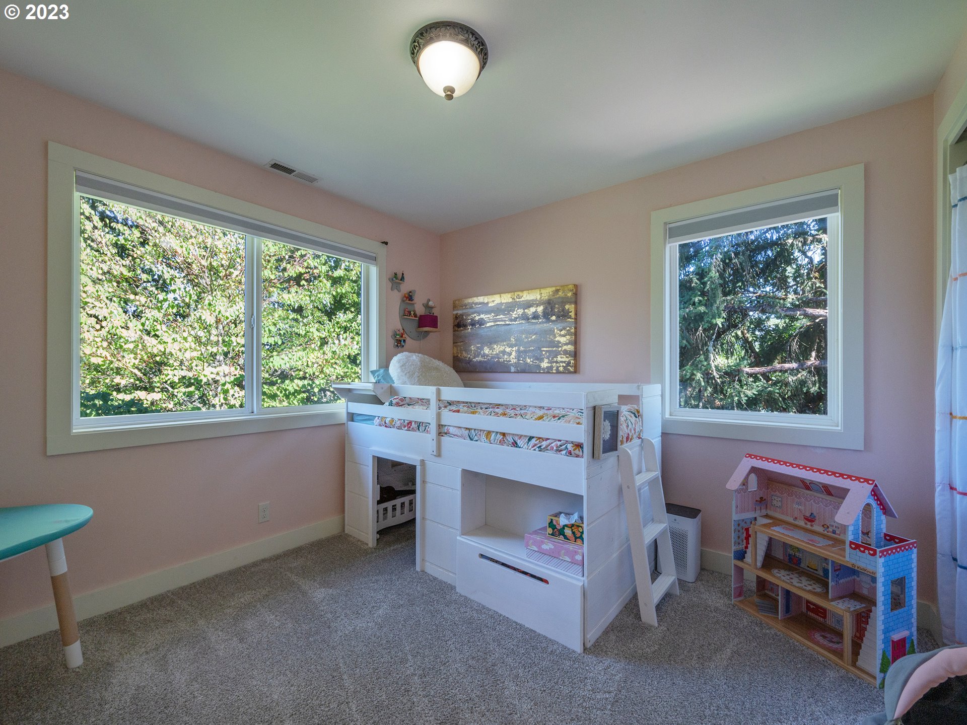 3875 Ashford Drive Eugene, OR 97405 - Photo 23 of 44 a view of a livingroom with furniture and a window