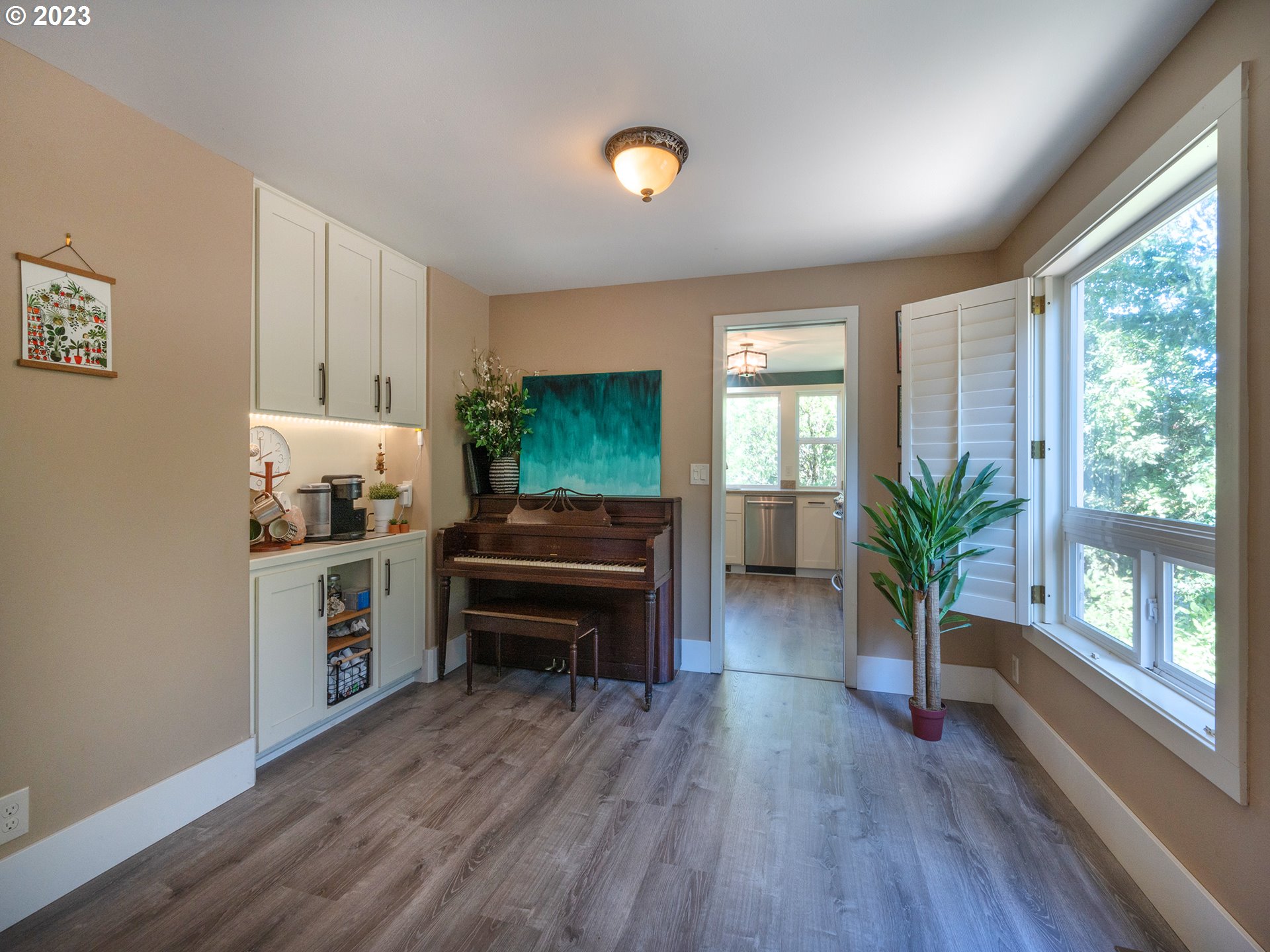 3875 Ashford Drive Eugene, OR 97405 - Photo 10 of 44 a living room with furniture and a window