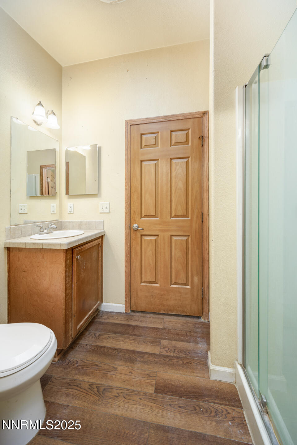 1480 River View Drive Fallon, NV 89406 - Photo 11 of 32 a bathroom with a sink a toilet and mirror