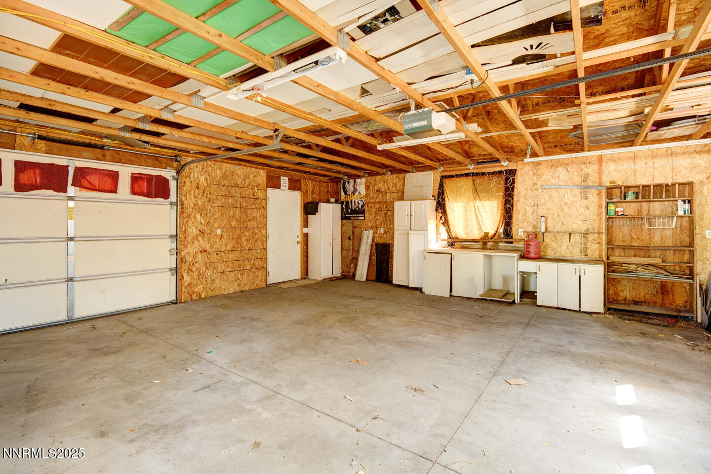 1480 River View Drive Fallon, NV 89406 - Photo 20 of 32 a view of a garage