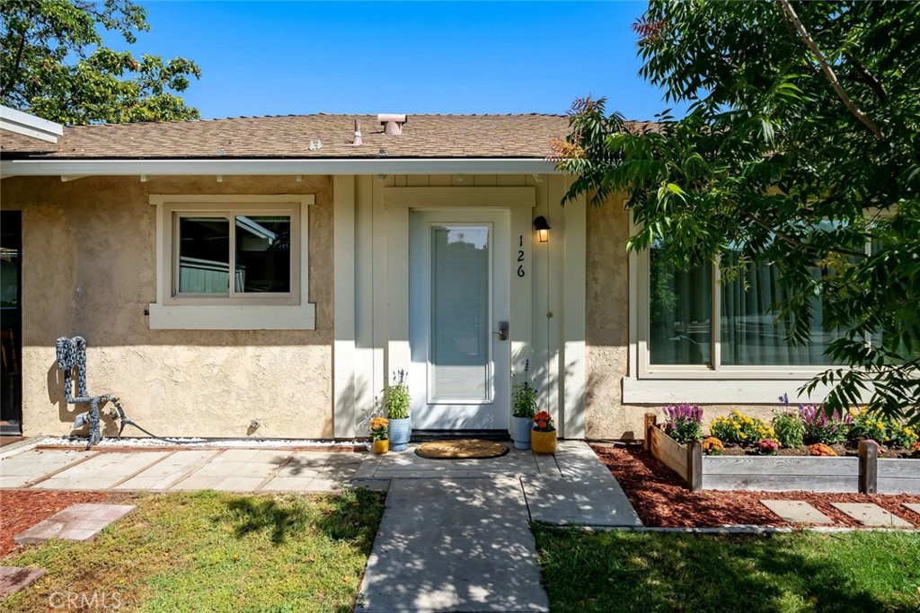 126 Flag Way, Unit B Paso Robles, CA 93446 - Photo 3 of 38