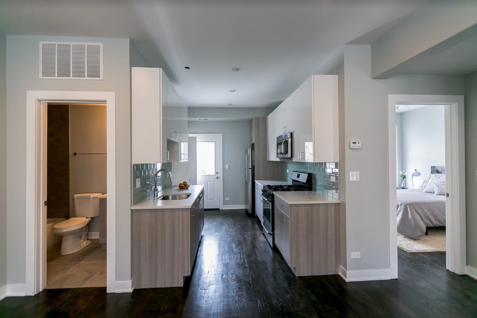 3550 North Racine Avenue, Unit 1 Chicago, IL 60613 - Photo 3 of 15