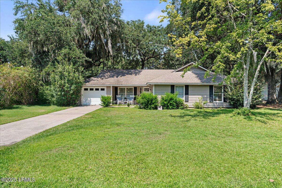 6021 Vaux Road Beaufort, SC 29906 - Photo 1 of 26 01-DSC04402