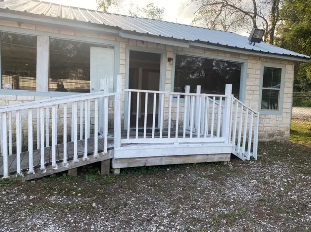 $1,700 | 18066 Farm To Market 1485, New Caney, TX 77357
