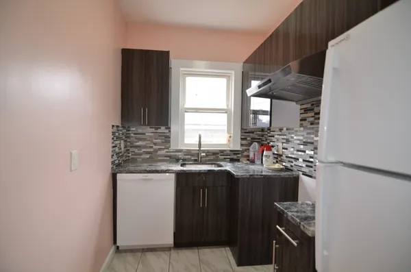 $2,000 | 114 Rockdale Avenue, New Bedford, MA 02740