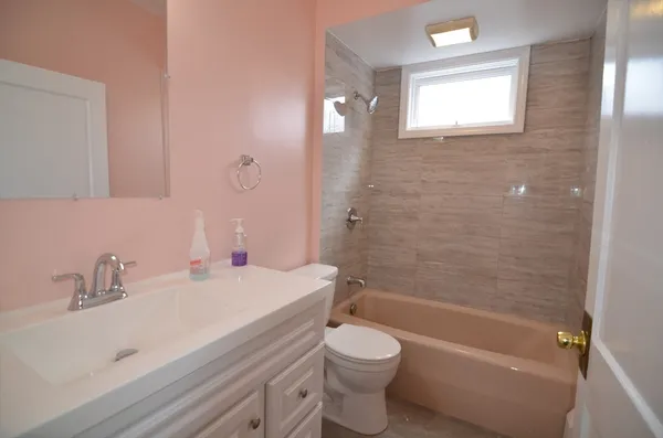 $2,000 | 114 Rockdale Avenue, New Bedford, MA 02740