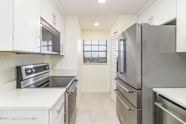 $2,600 | 4105 Ocean Beach Boulevard, Unit 422, Cocoa Beach, FL 32931