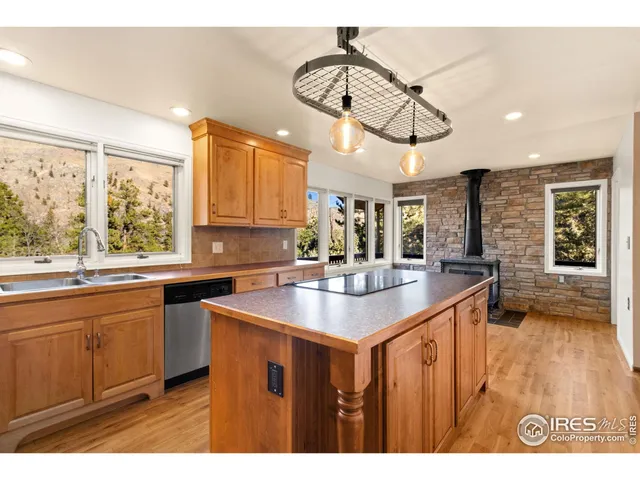 $895,000 | 31 Kings Canyon Road, Bellvue, CO 80512